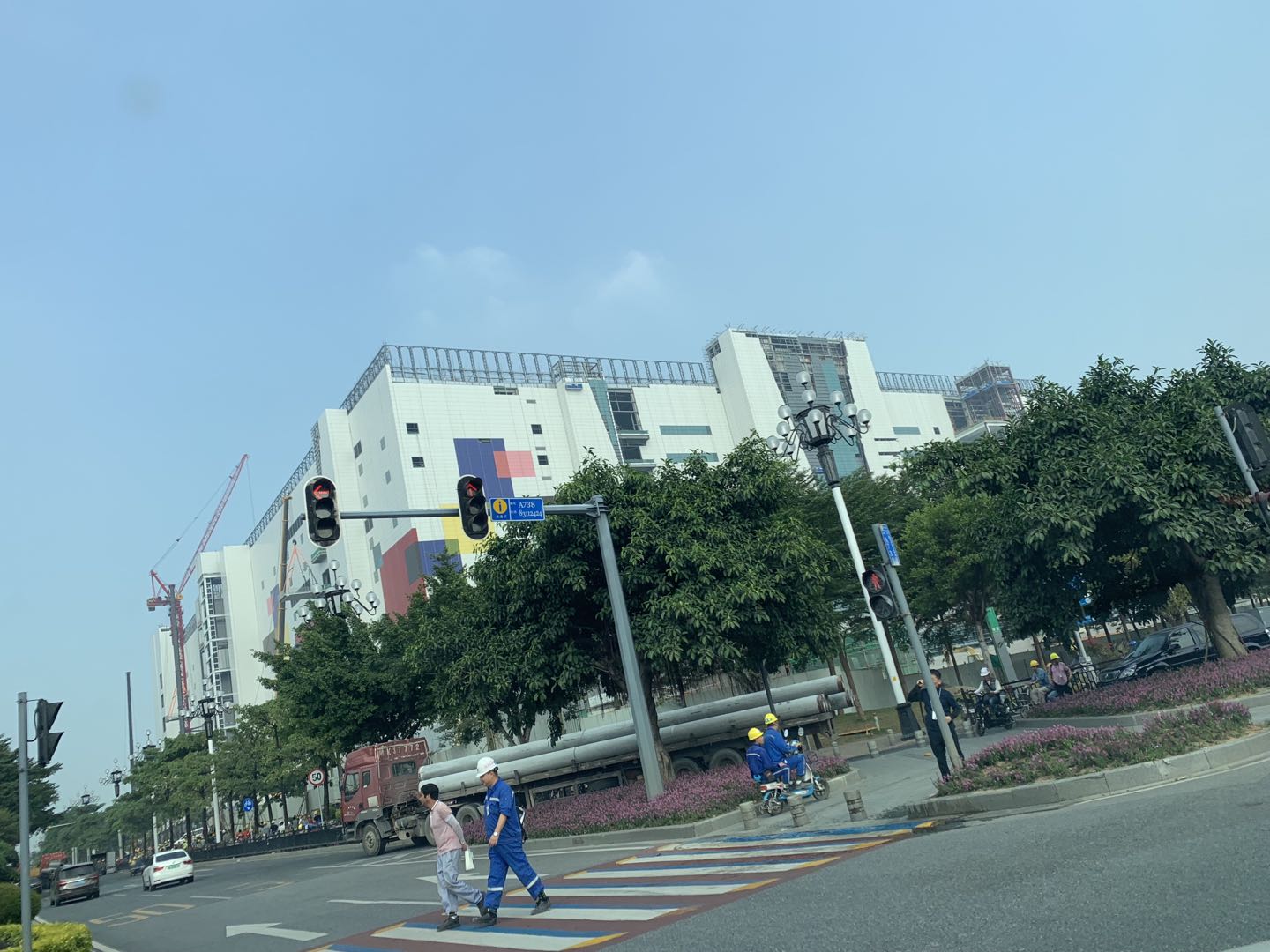 乐金显示中国有限公司FAB 厂房基础钢管桩工程.jpg