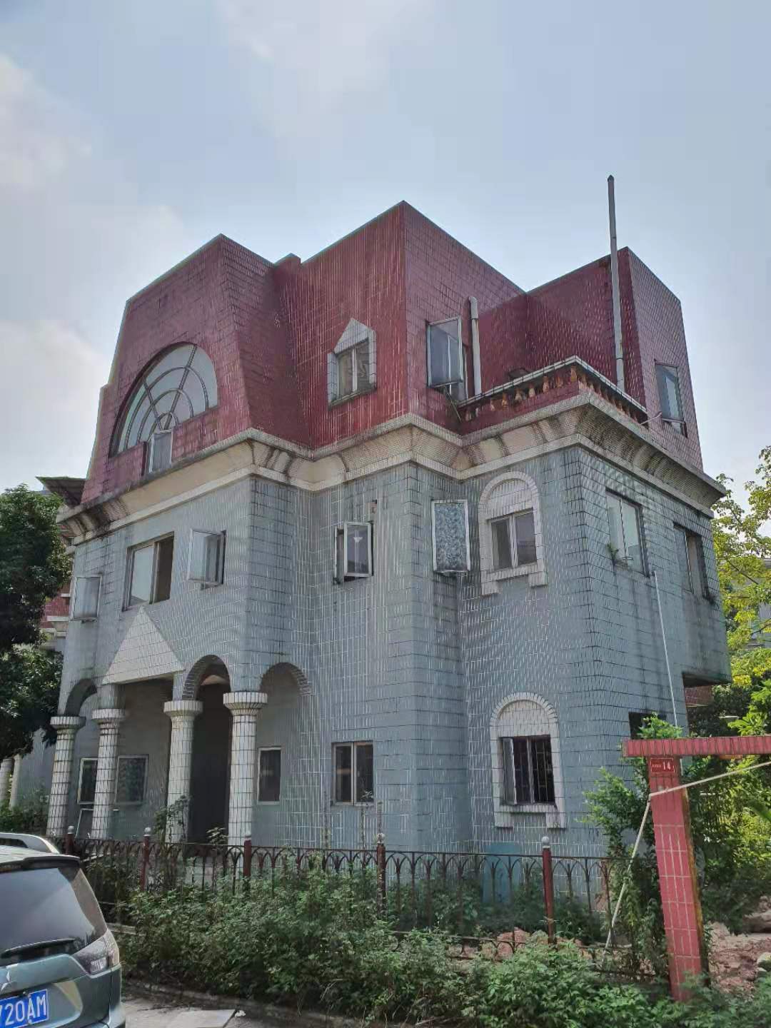 广州番禺太子花园别墅基础加固工程.jpg
